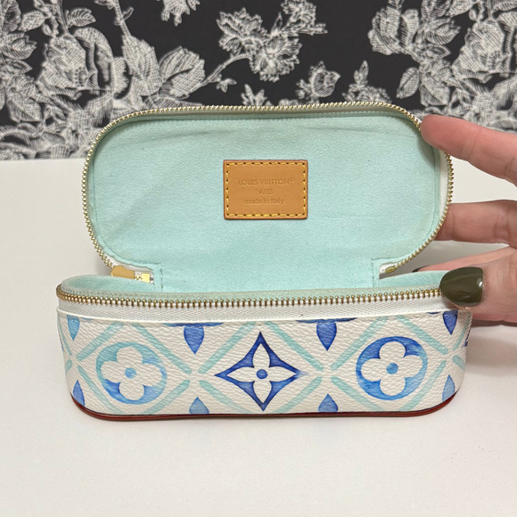 LOUIS VUITTON Sunglasses Pouch GM GI0835 Lagoon By The Pool Limited Edition - Picture 8 of 10